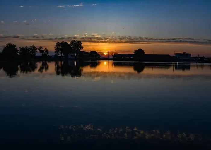 Hotel Complex Tismana 3*