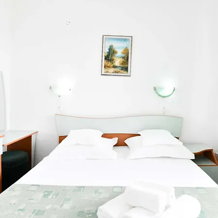Hotel Complex Tismana 3*