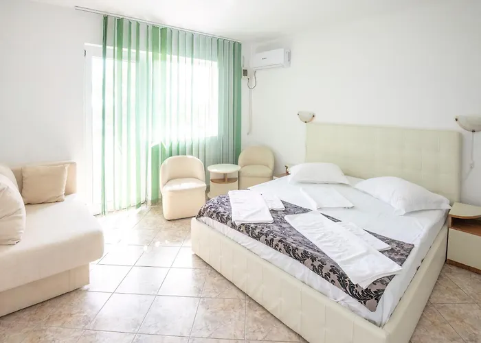 Complex Tismana 3* Hotel Jupiter